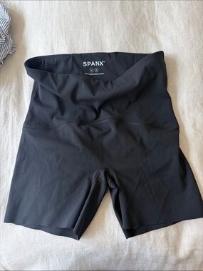 SPANX Black High-Waist Sculpting Bike Shorts